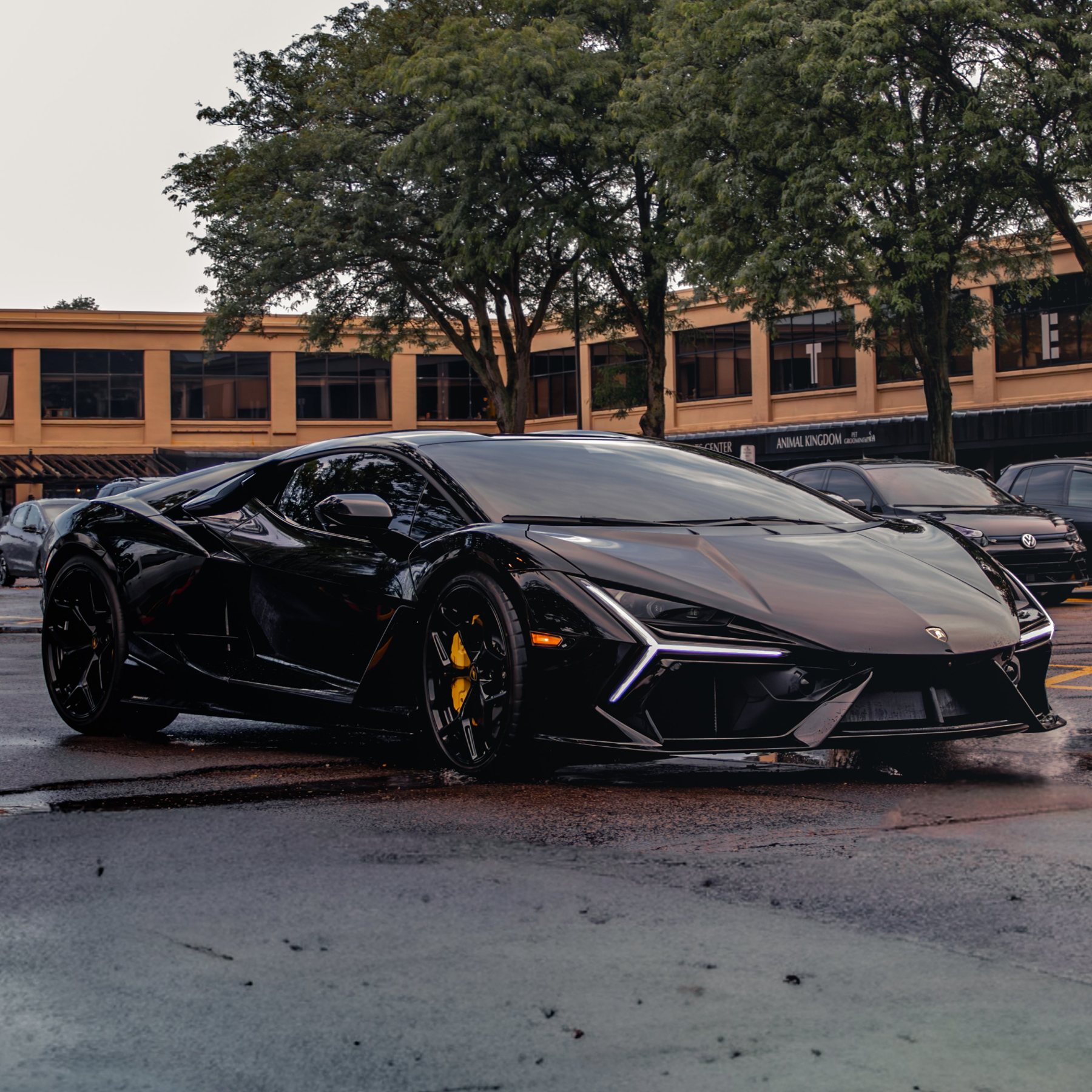 Black Lamborghini, front three-quarter